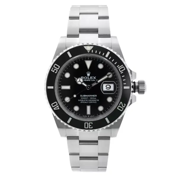 Replica Rolex Submariner watch with black dial, unidirectional bezel, and stainless steel bracelet from Super Clone Watches.