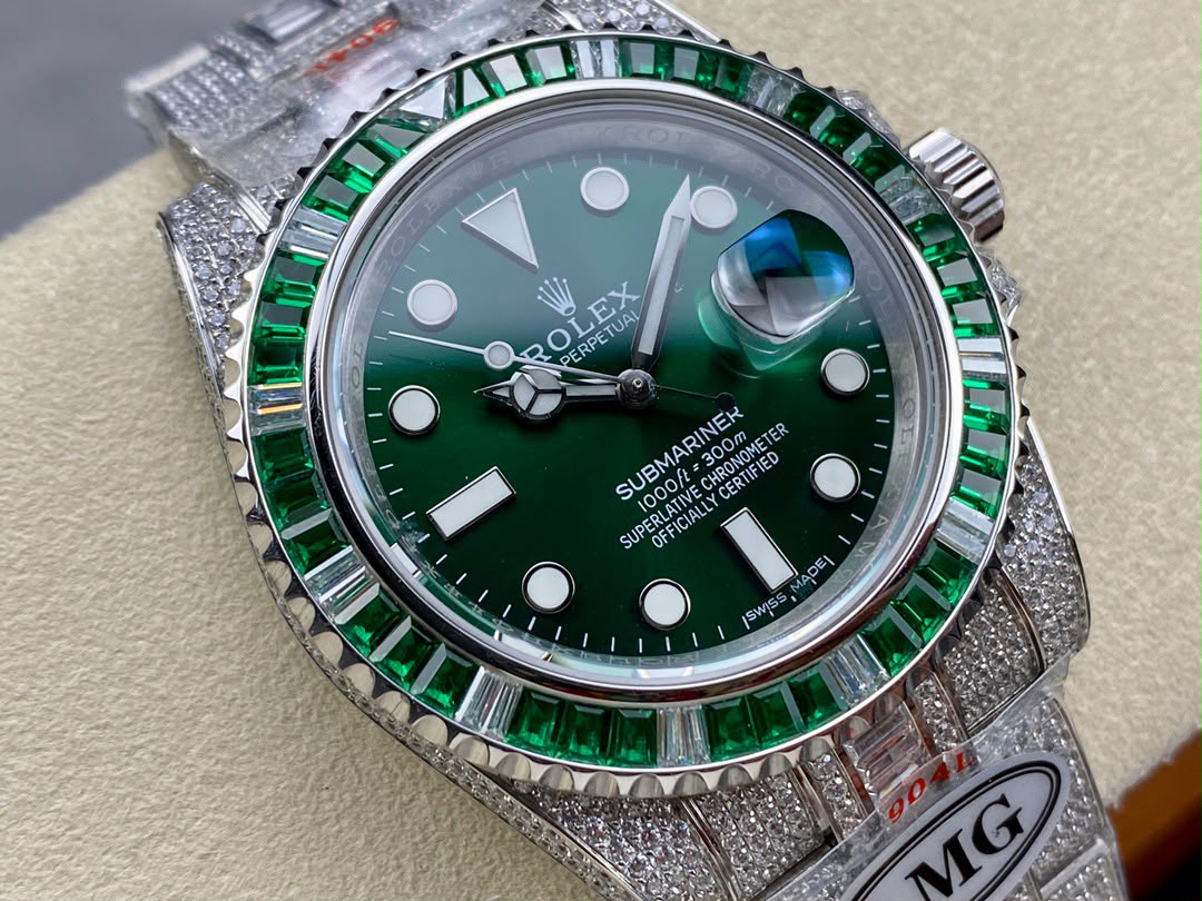 Rolex Submariner 116610LV Super Clone : Iced-Out Hulk Green Dial 40mm