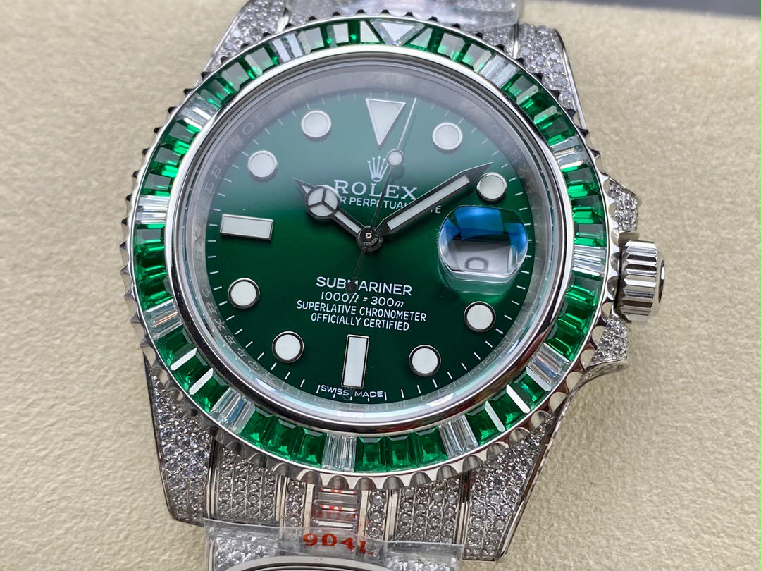 Rolex Submariner 116610LV Super Clone : Iced-Out Hulk Green Dial 40mm