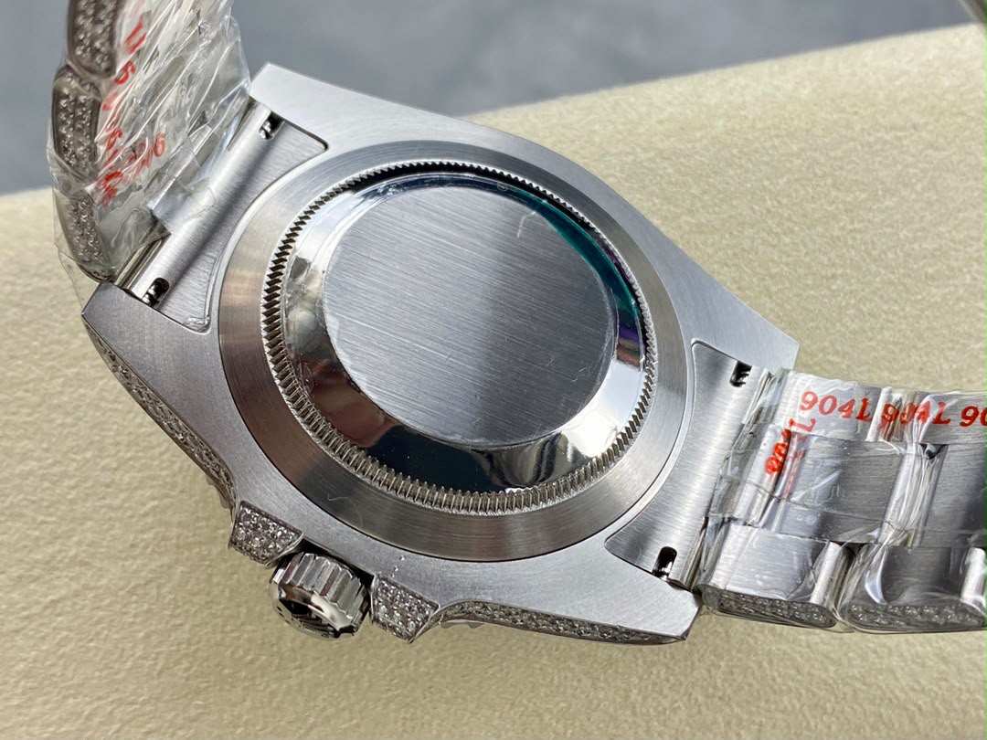Rolex Submariner 116610LV Super Clone : Iced-Out Hulk Green Dial 40mm