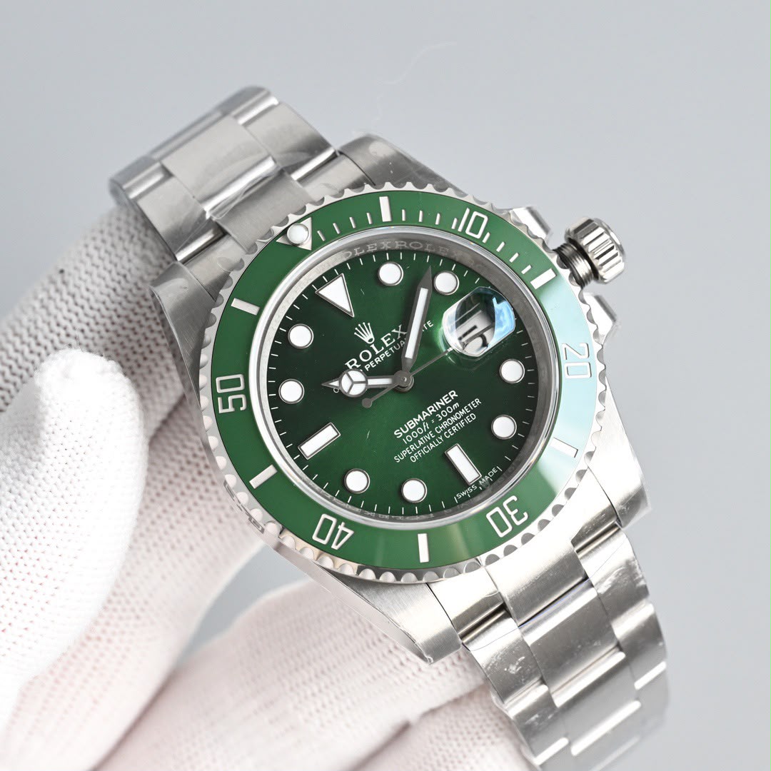Rolex Submariner 116610LV Super Clone : Hulk Green Bezel Green Dial 40mm
