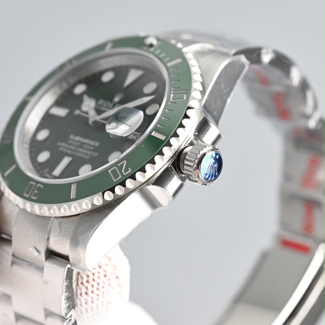 Rolex Submariner 116610LV Super Clone : Hulk Green Bezel Green Dial 40mm