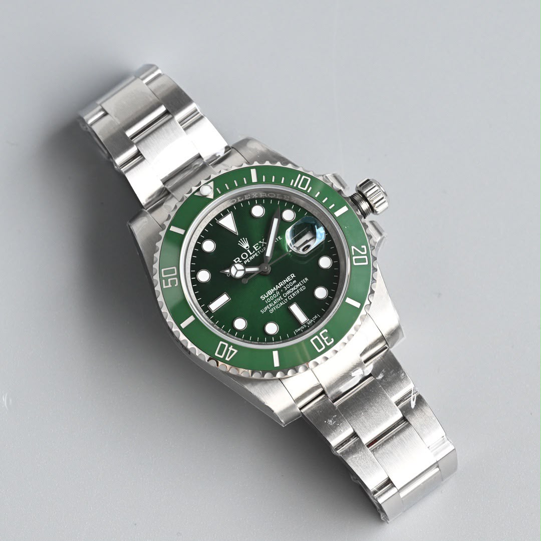 Rolex Submariner 116610LV Super Clone : Hulk Green Bezel Green Dial 40mm